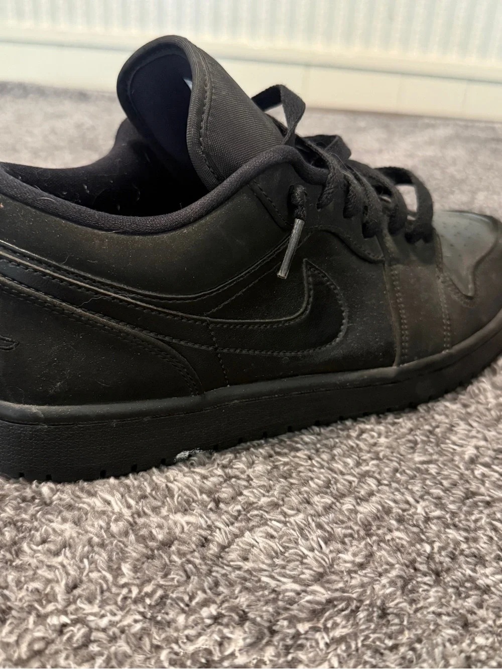 Nike Men's Low-Top Black Leather Sneakers